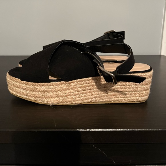 Platform Shoes/Sandals - Picture 3 of 5